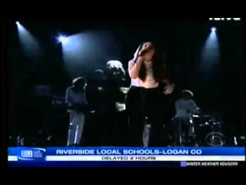 Watch Grammy Awards 2014 - Lorde sings Royal Grammy Awards 2014 Lorde performs live Grammy Awards 2014 Video
