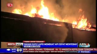 Watch Kebakaran Landa Pabrik Kayu Milik Presiden Jokowi di Sragen Video