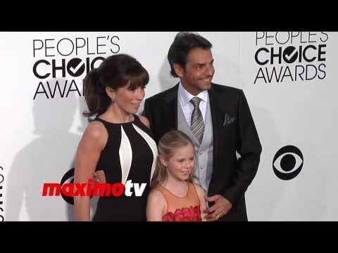 Watch Loreto Peralta and Eugenio Derbez People's Choice Awards 2014 - Red Carpet Video
