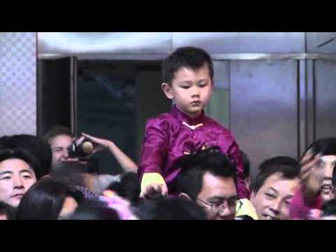 Watch Raw- Crowds Gather for Chinese New Year Parade News Video Video