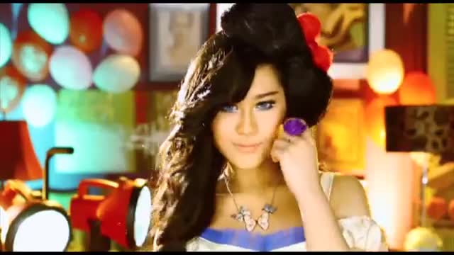 Watch Poppy Capella - Honey Bunny (Official Music Video) Video