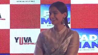 Watch Unstoppable Padman Award With Sonam Kapoor And R Balki Video