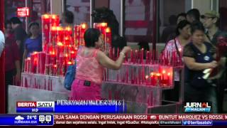 Watch Hujan Turun Saat Imlek, Warga Tionghoa Menyambut Gembira Video