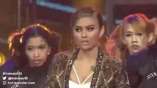 Watch Agnez Mo - Coke Bottle (Konser Raya 21) Video
