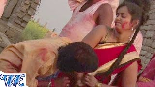 Watch Dale De Rangwa Dhondhiya Me - Rang Daleb Salwar Me - Shivpal - Bhojpuri Hot Holi Songs Video