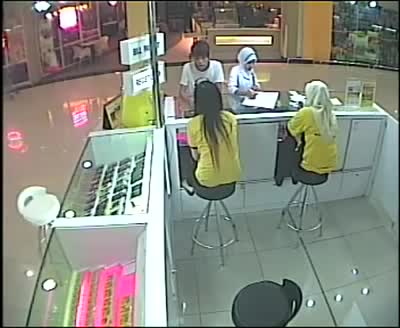 Watch RAKAMAN CCTV Pilih, CABUTTT!!! Kisah Lelaki Curi Galaxy Tab Di Johor Bahru MyNewsHub Video