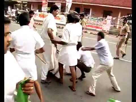 Watch A Youth Congress Crazy Indian Politics    Street Fight Video