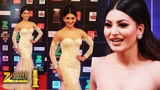 Watch Gorgeous Urvashi Rautela At Zee Cine Awards 2017 - Full HD Video Video