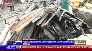 Watch Pedagang Pasar Lontar Selamatkan Barang Berharga Video