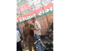 Watch Cop demanding bribes from people in Agra goes viral on Social Media! Video