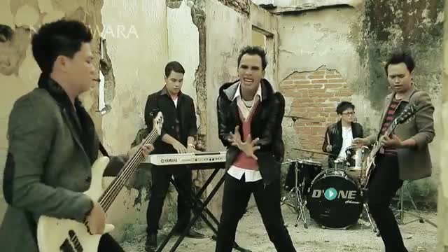 Watch D'One - Kejam (Sakiti Aku) - Official Music Video Video