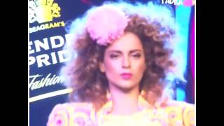 Watch Kangana Ranaut walks on ramp for designer Manish Arora at Blenders Pride Fashion Tour 2016 Video