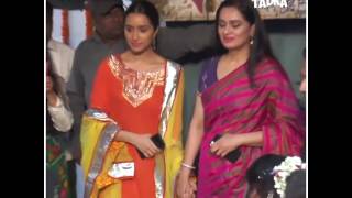Watch Shraddha Kapoor & family at the inauguration of Pandit Pandharinath Kohlapure Marg Video