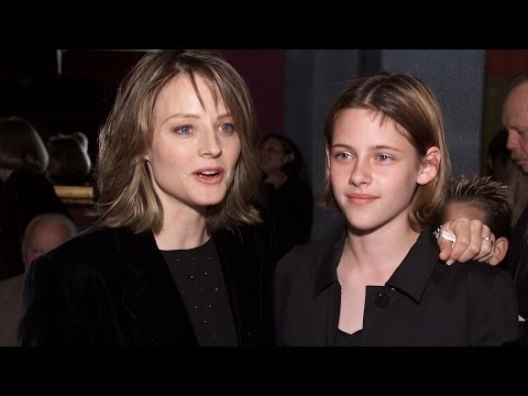 Watch Kristen Stewart 'So Embarrassed' Over Old Red Carpet Look Video