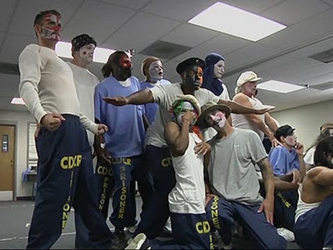 Watch Preparing to Take the Stage, Behind Bars News Video Video