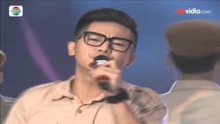 Watch Rafael Tan - Selimut Tetangga (D'Academy Celebrity Group 2) Video