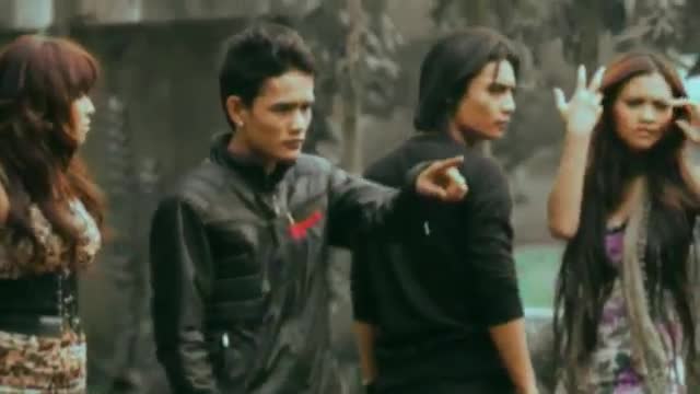Watch 86 Band - Jinak Jinak Merpati (HD) Video