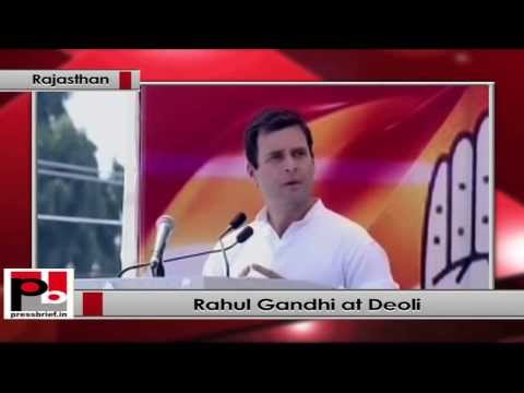Watch Rahul Gandhi in Rajasthan- BJP wants to serve the rich, but Congress works for the poor Video