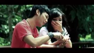 Watch SALEENA - MENGULANG KEMBALI (Official Music Video) Video