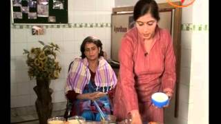 Watch Home Remedies Tips For Healthy Hair - Dr. Geetanjali Arora (Ayurveda Expert) Video