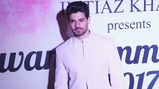 Watch Sooraj Pancholi At Mijwan 2017 Fashion Show Video