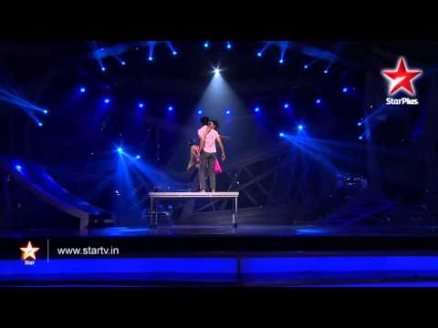 Watch Nach Baliye 6 - 28th December 2013 - Gurmeet and Debina's wonderful dance performance Video