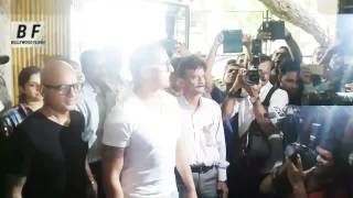 Watch Sonu Nigam Shaved His Hair At Press Conference - Bald Look Video