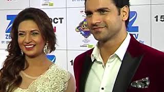 Watch Divyanka Tripathi & husband Vivek Dahiya complimenting each other at Zee Rishtey Awards Video