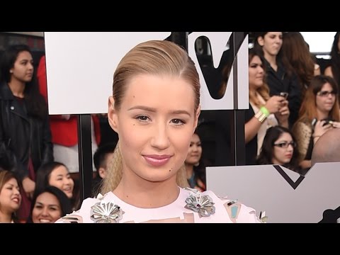 Watch Iggy Azalea Publicly Accepts Snoops Dogg's Apology Video