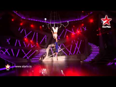 Watch Nach Baliye 6 - 29th December 2013 - Rithvik and Asha's aerial act Video