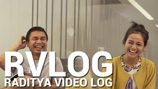 Watch RVLOG - NGAKAK BERSAMA ACHA SEPTRIASA Video