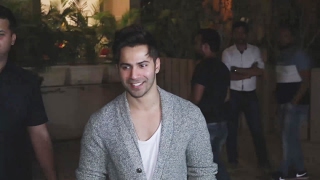 Watch Varun Dhawan At Shahid Kapoor's Birthday Bash 2017 Video