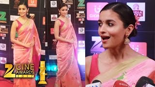 Watch Gorgeous Alia Bhatt In Saree - Traditional Look - Zee Cine Awards 2017 - Full HD Video Video