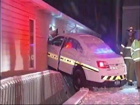 Watch Raw- Police Car Crashes Into Animal Clinic News Video Video