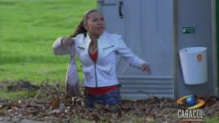 Watch Video Lucu - Masuk Lubang Jebakan Video