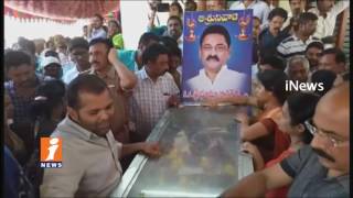 Watch Huge People Throng To See Bhuma Nagi Reddy Body In Allagadda | Nandyal | Andhra Pradesh | iNews Video