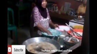 Watch Video Aksi Menakjubkan Orang-orang Di Dunia Video