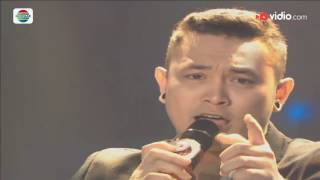 Watch Gilang Dirga - Keramat (Konser 5 Besar D'Academy Celebrity) Video