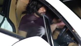 Watch This is how Ranveer Singh spend his weekend at Otters club in Bandra Video