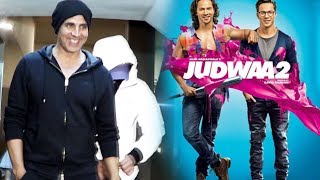 Watch Akshay Kumar WATCHES Varun Dhawan's Judwaa 2 With Family Video