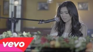 Watch Isyana Sarasvati - Tetap Dalam Jiwa Video