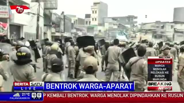 Watch Pembongkaran Bangunan di Kampung Pulo karena Tak Berizin Video