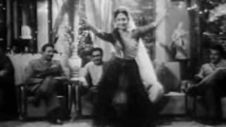 Watch Bees Baras Tak Kaakh Sambhaala | Kangan (1959) | Geeta Dutt | {Old Is Gold} Video