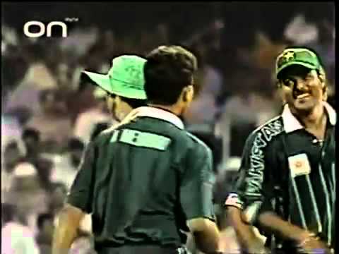 Watch Azhar Mahmood 5/33 Vs India FINAL 1999 - Cricket Classic Video Video