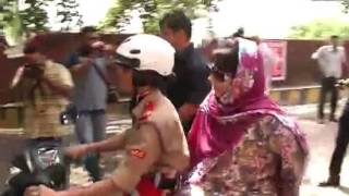 Watch Watch- CM Mehbooba Mufti enjoys scooty ride Video