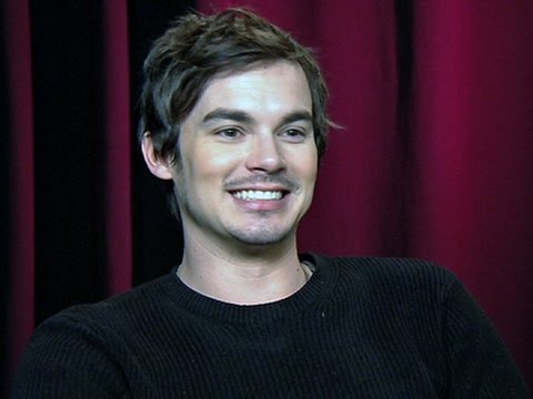Watch 'Pretty Little Liars' Star Talks Plot Twists News Video Video