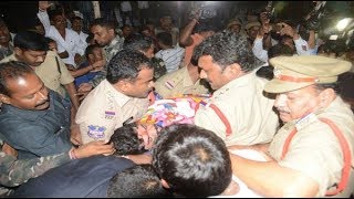 Watch Ponnam's Hunger Strike Stopped, Police Held Congress Leader Ponnam Prabhakar | iNews Video