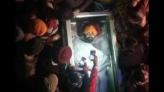 Watch Gangster vicky gounders family blames police for fake encounter || à¤ªà¤°à¤¿à¤µà¤¾à¤° à¤¨à¥‡ à¤²à¤—à¤¾à¤¯à¥‡ à¤‡à¤²à¥à¤œà¤¼à¤¾à¤® || Video