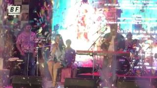 Watch Shraddha Kapoor Singing Live - Phir Bhi Tumko Chahungi Female Version- Half Girlfriend Concert Video