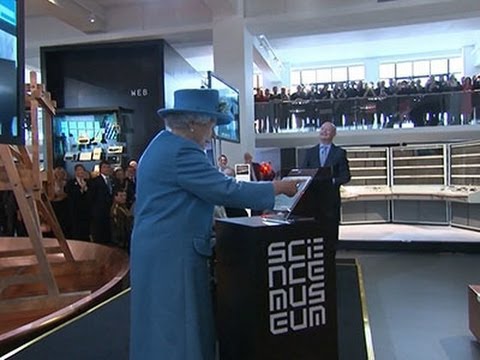 Watch Queen Sends First Tweet, Signed 'Elizabeth R' News Video Video